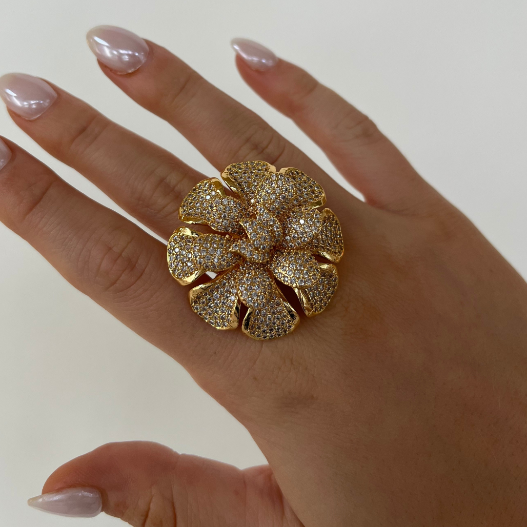 BLOOMING PAVE FLOWER RING