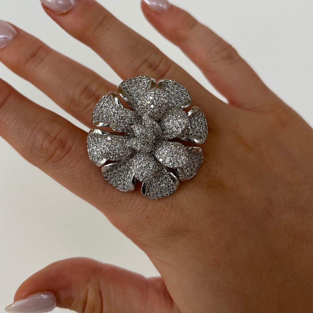 BLOOMING PAVE FLOWER RING