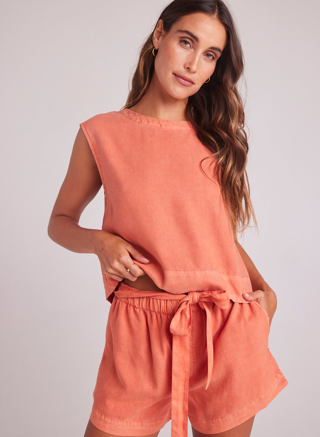 BOXY BUTTON BACK TOP