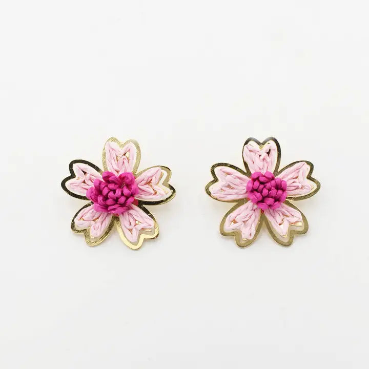 RAFFIA FLOWER STUD A49