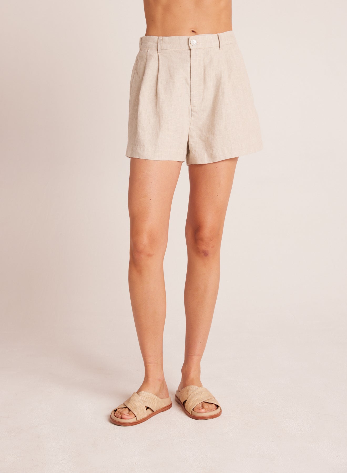 PLEAT FRONT TROUSER SHORT