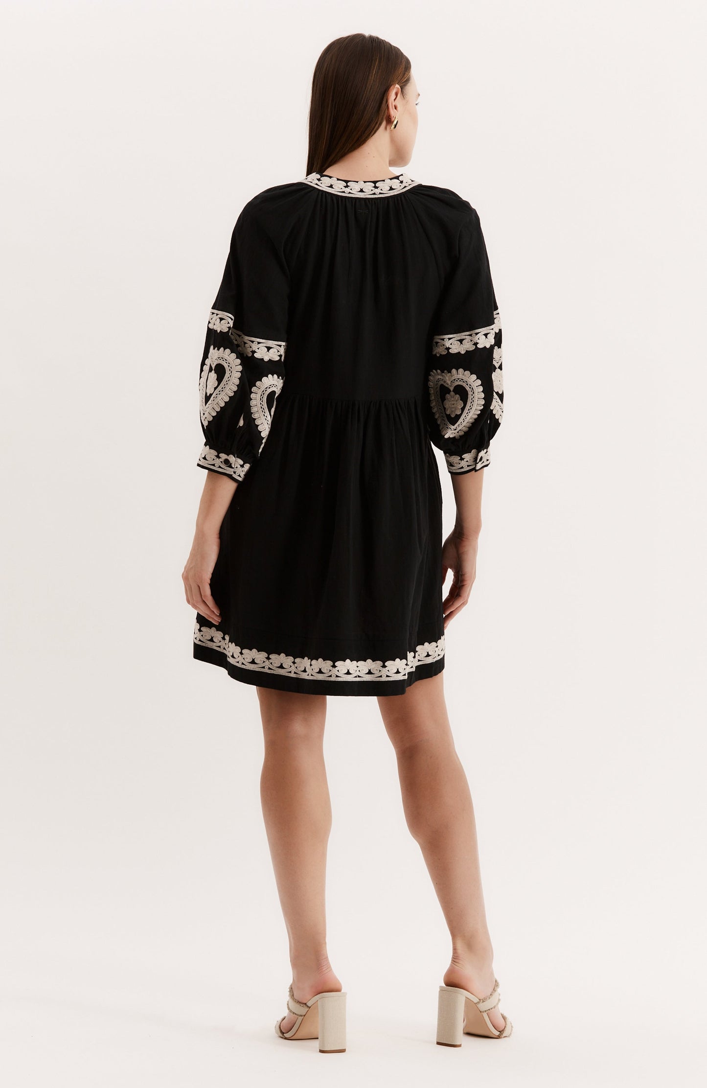 CARMEN EMBROIDERED DRESS