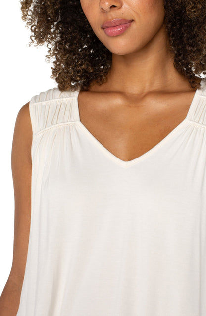 SLEEVELESS SHIRRED DETAIL KNIT TOP