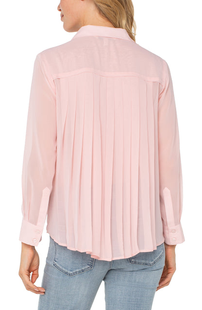 LONG SLEEVE WOVEN SHIRT W/PLEAT BACK DETAIL