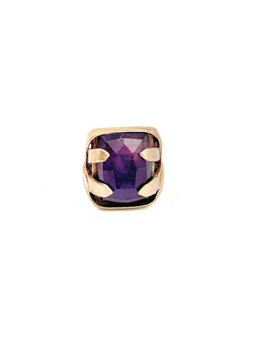 Catherine De Medici- Rectangle cut with wrap around prongs - Amethyst