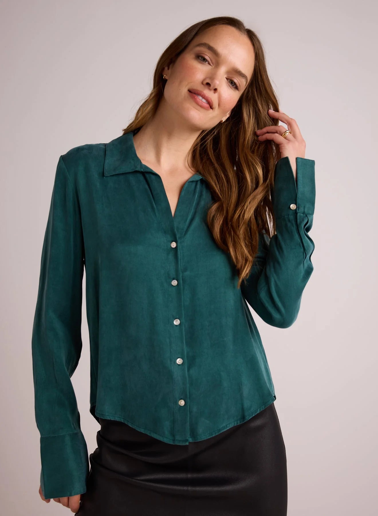 FLOWY WIDE  COLLAR BUTTON DOWN