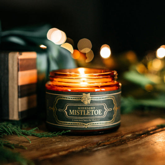 MIDNIGHT MISTLETOE CANDLE